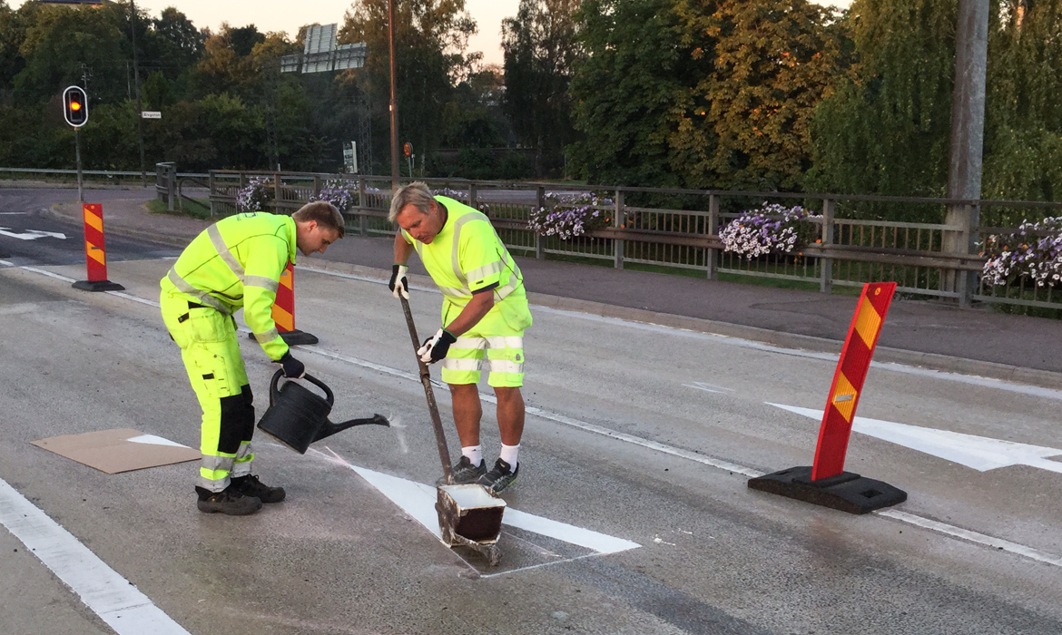 målning av väglinjer